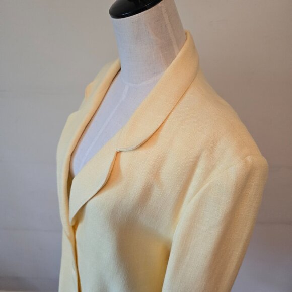 Lindor - Vintage Cream Coloured Blazer with Shoulder Pads​ - Picture 8 of 13